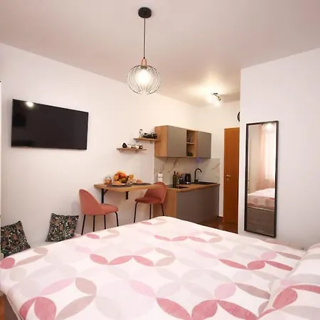 Apartment N&n Studio In *