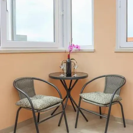 N&n Studio In Apartment Cavtat